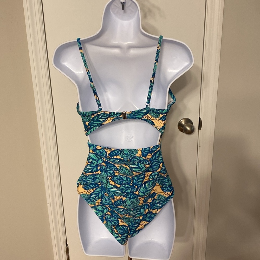 Cupshe One Piece Swimsuit - Picture 4 of 7